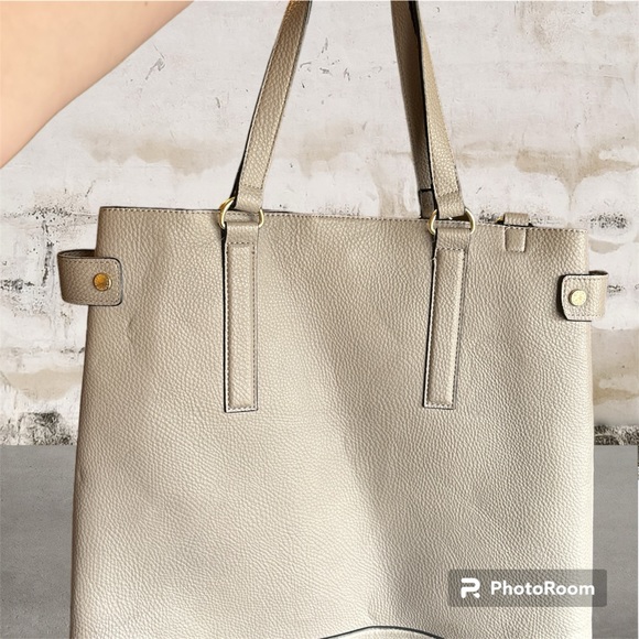 Steve Madden Large Tote w/Shoulder Strap - Picture 3 of 8